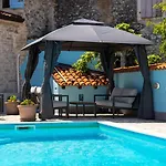 Villa Rustic Casa Tessa With Outdoor Pool In Tar Tar-Vabriga