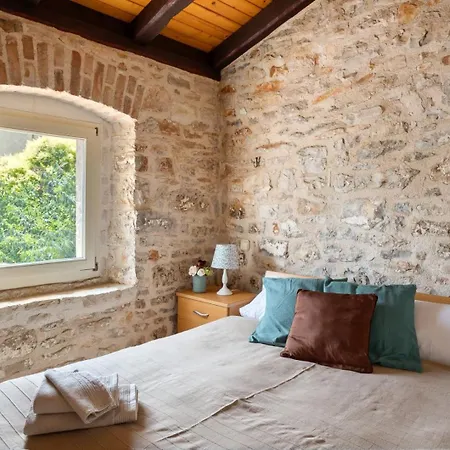 Villa Rustic Casa Tessa With Outdoor Pool In Tar