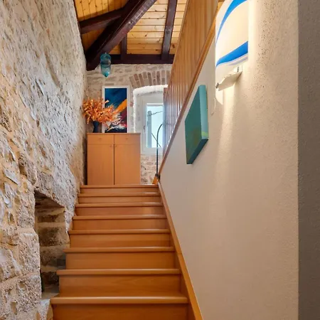 Rustic Casa Tessa With Outdoor Pool In Tar Villa